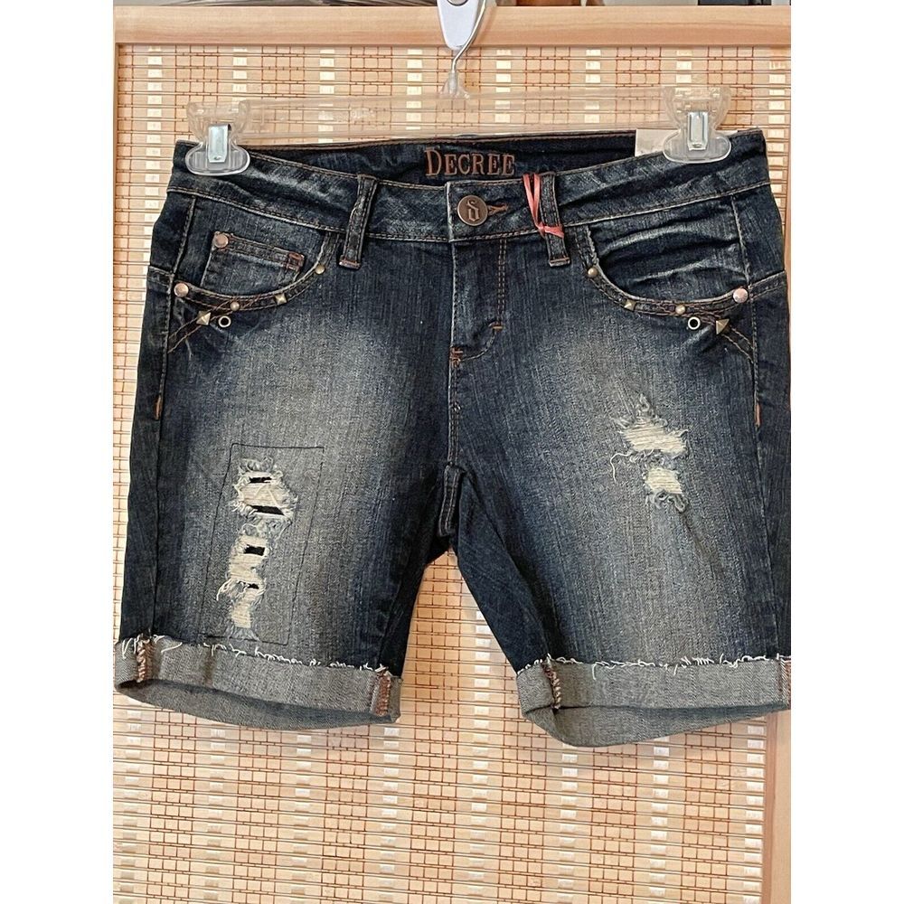 Decree Bermuda Shorts Teens Size 3 Low-Rise Embroidered Back Pockets‎ NWT